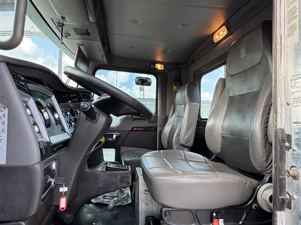2015 Kenworth T8 Series - $119,995