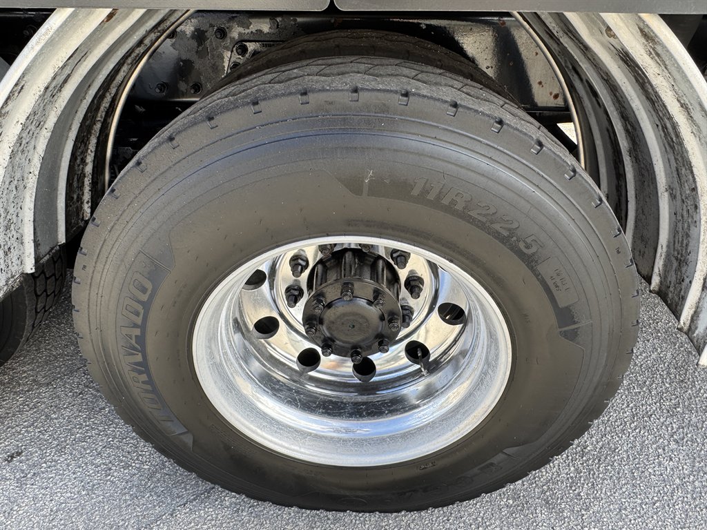 2015 Kenworth T8 Series - $119,995
