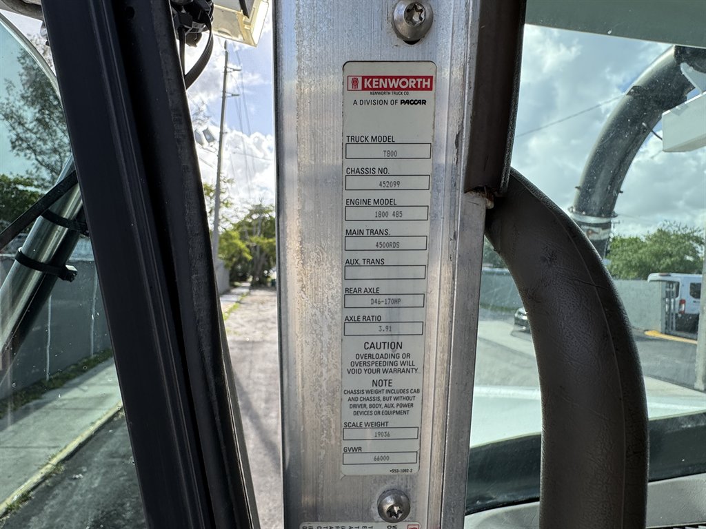2015 Kenworth T8 Series - $119,995