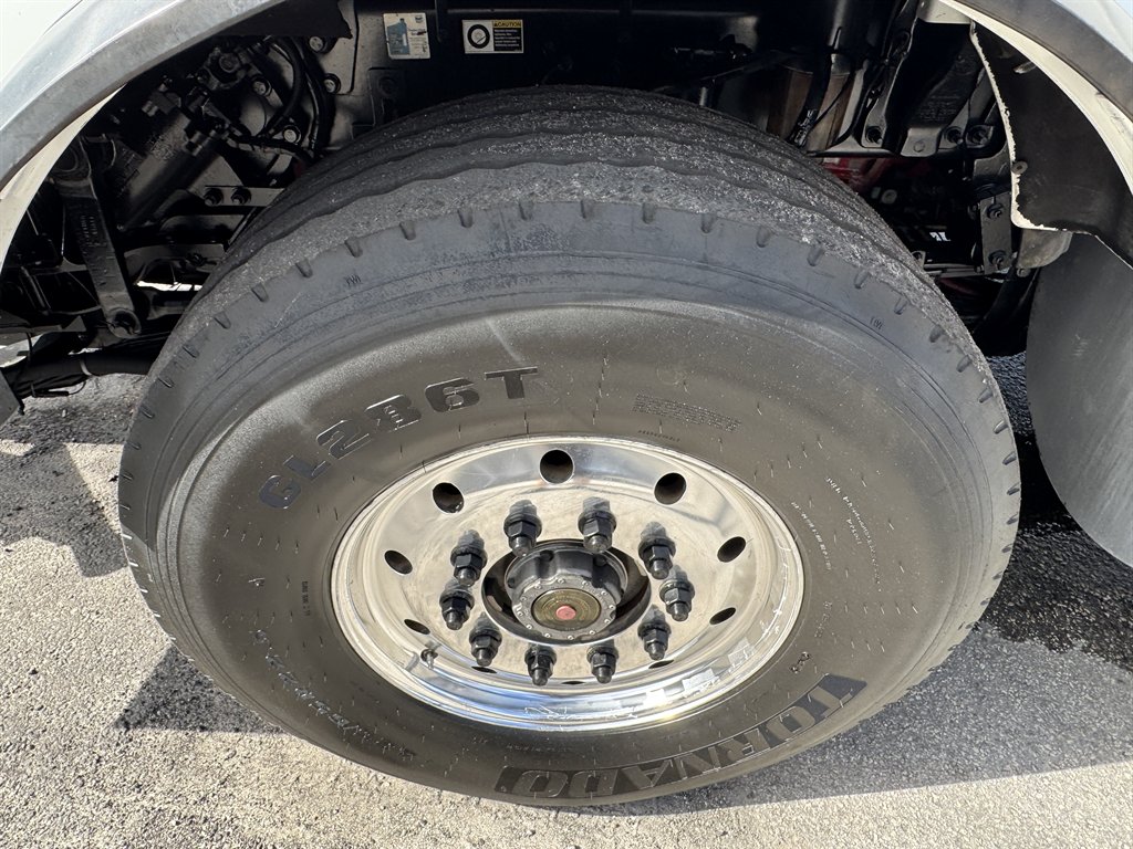 2015 Kenworth T8 Series - $119,995