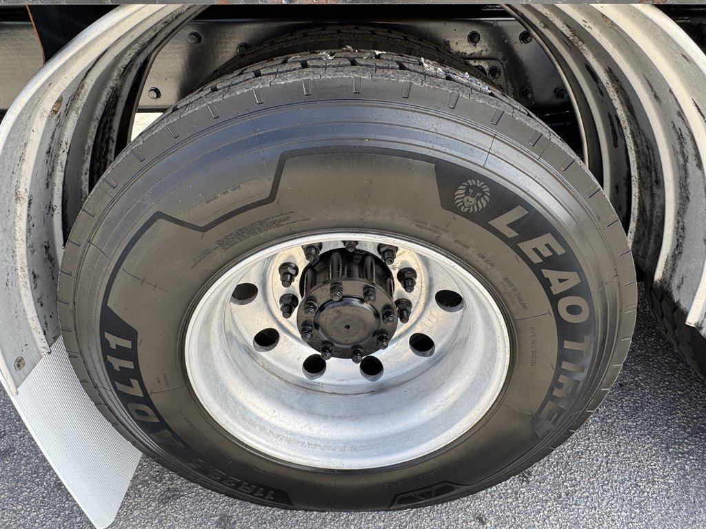 2015 Kenworth T8 Series - $119,995