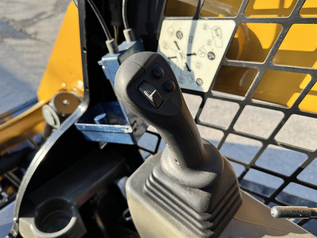 2021 Caterpillar 249d3 - $31,495