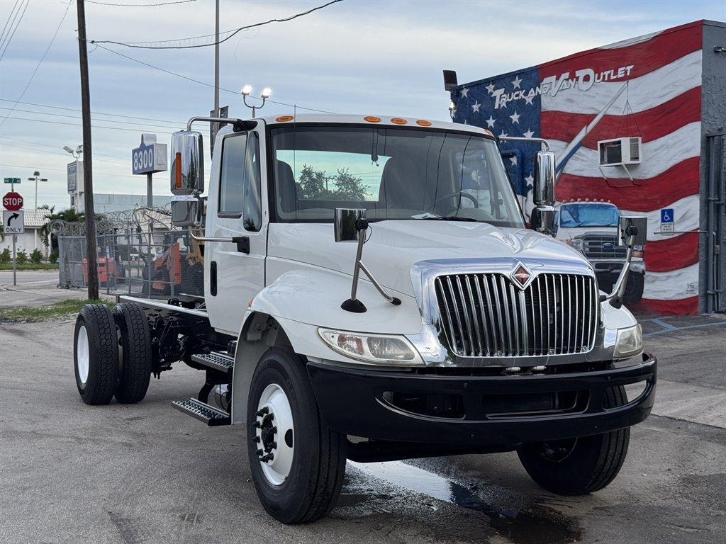 2018 International Ma025