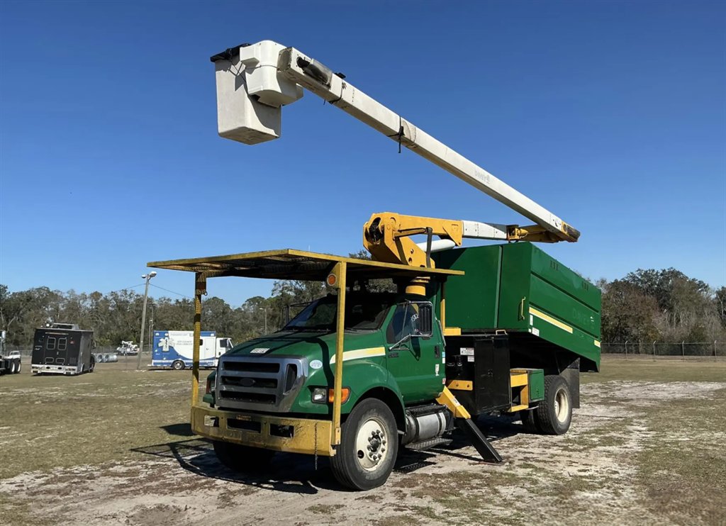 2015 Ford F-750 - $51,995