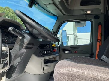 2020 Peterbilt 579 - $35,995