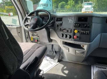2020 Peterbilt 579 - $35,995