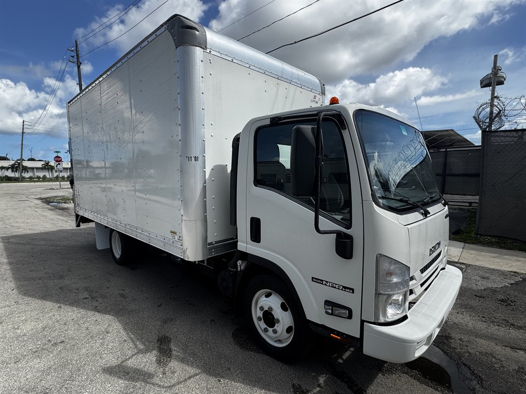2020 Isuzu Npr-hd - $24,995