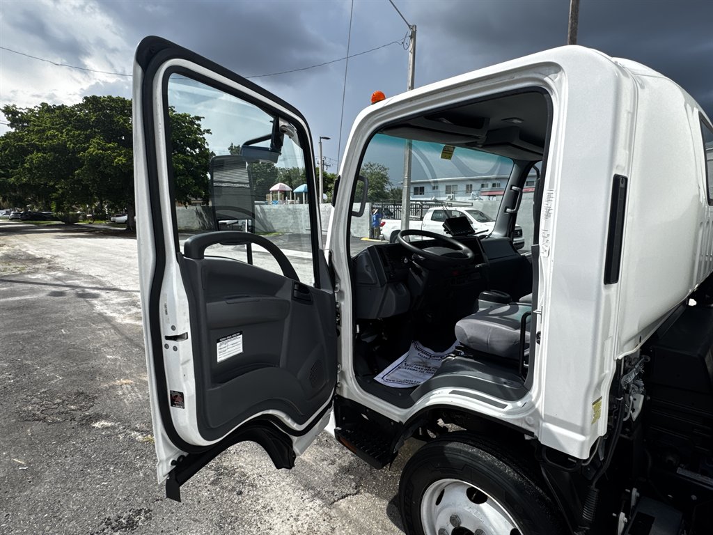 2020 Isuzu Npr-hd - $24,995