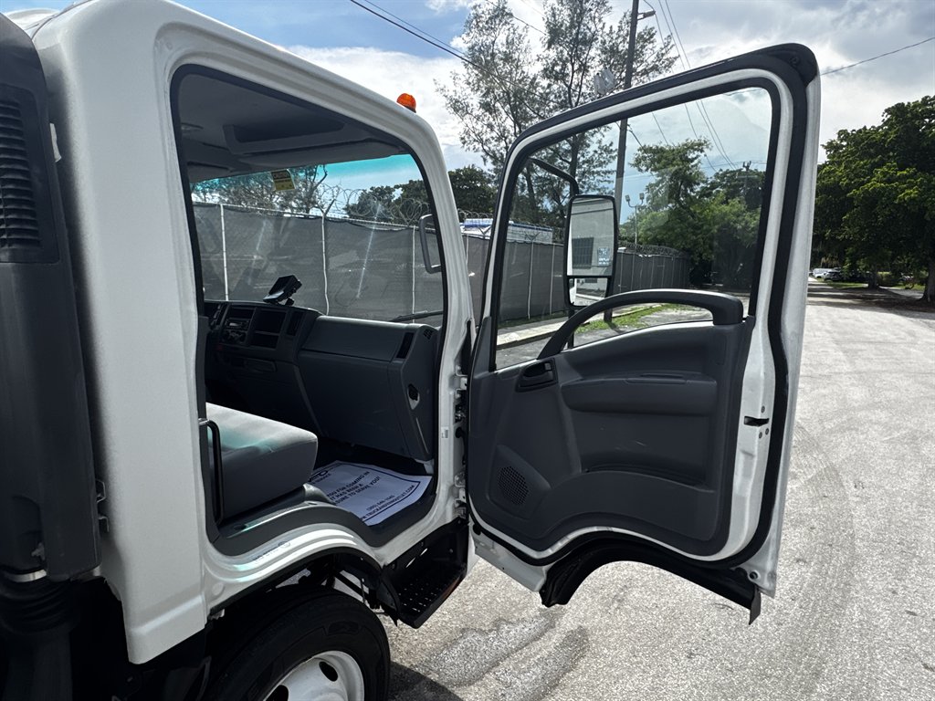 2020 Isuzu Npr-hd - $24,995