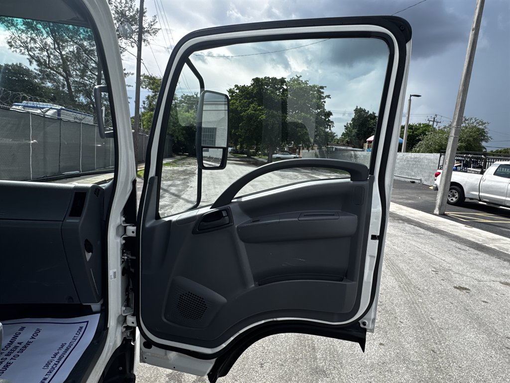 2020 Isuzu Npr-hd - $24,995