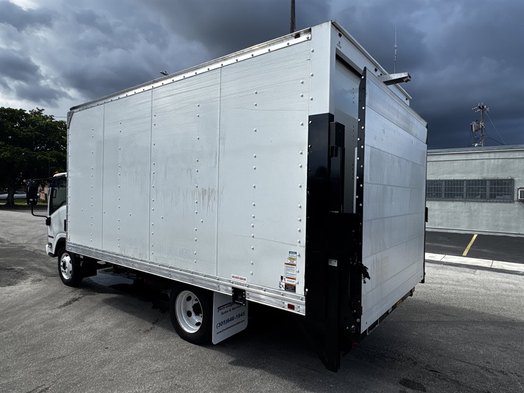 2020 Isuzu Npr-hd - $24,995