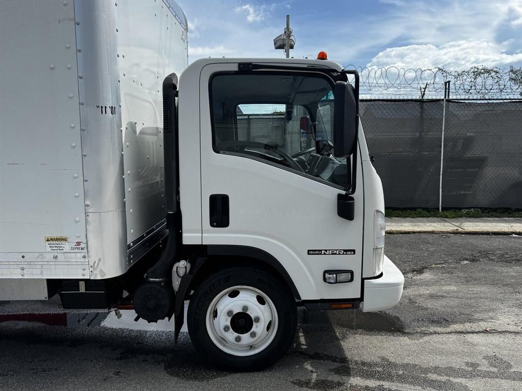 2020 Isuzu Npr-hd - $24,995