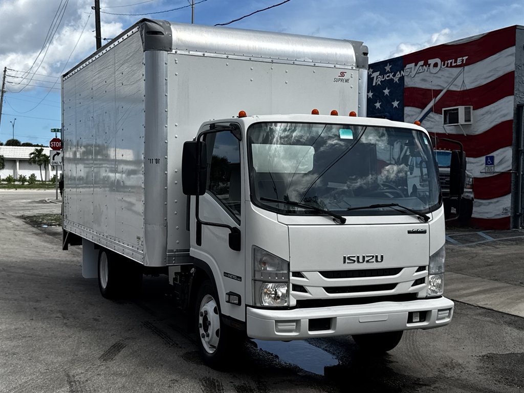 2020 Isuzu Npr-hd - $24,995