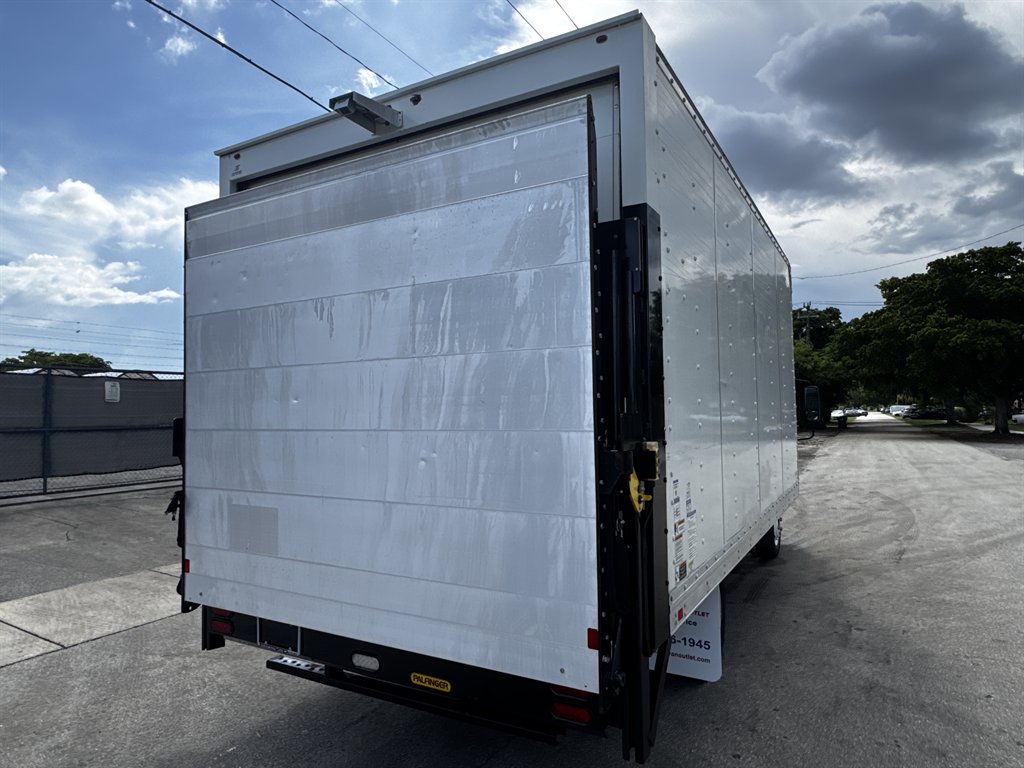 2020 Isuzu Npr-hd - $24,995