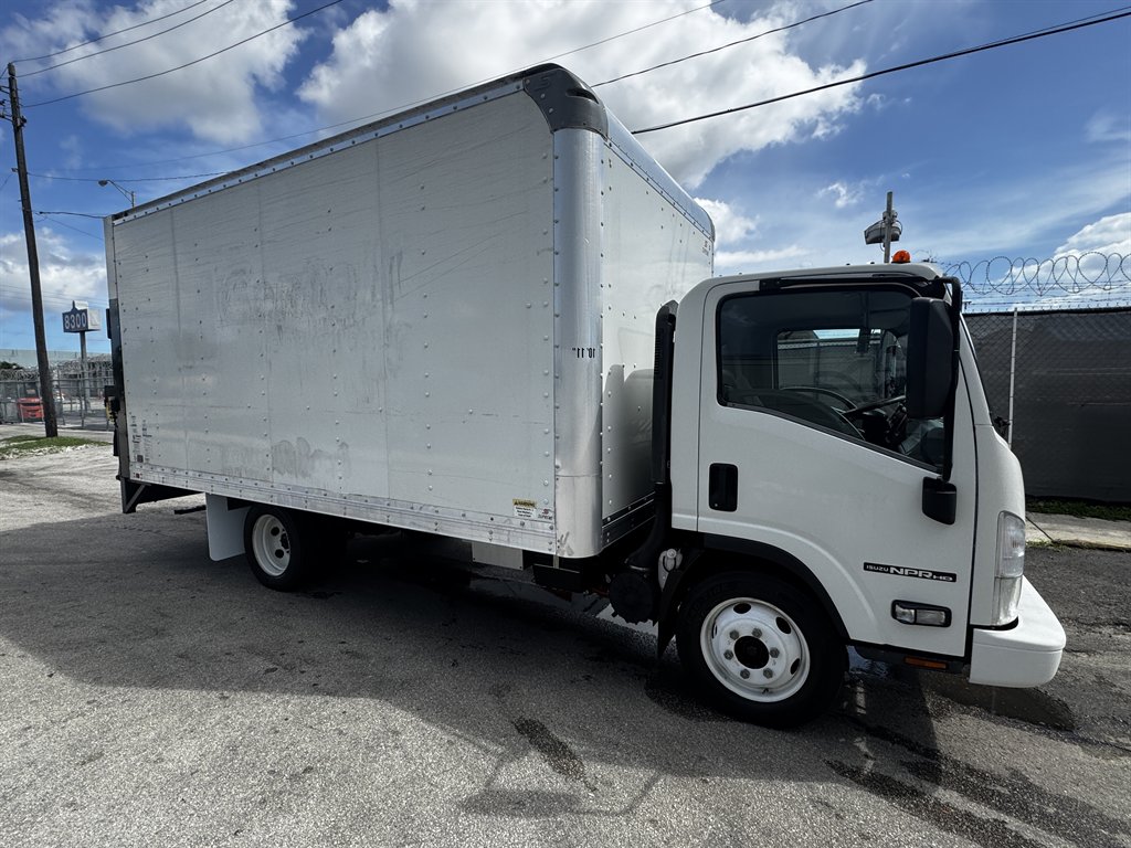 2020 Isuzu Npr-hd - $24,995