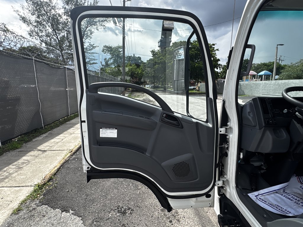 2020 Isuzu Npr-hd - $24,995