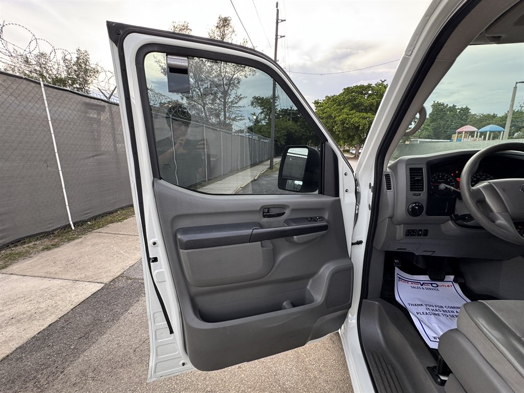 2017 Nissan Nv - $10,595