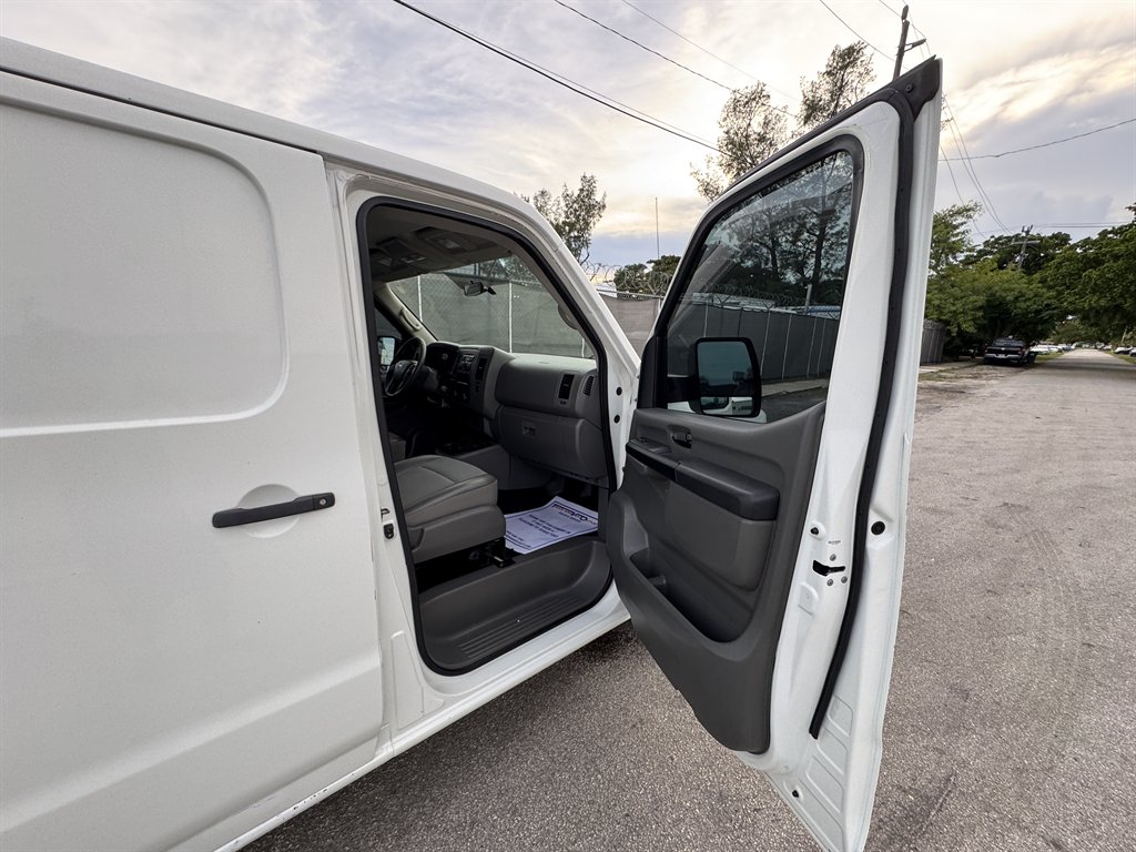2017 Nissan Nv - $10,595