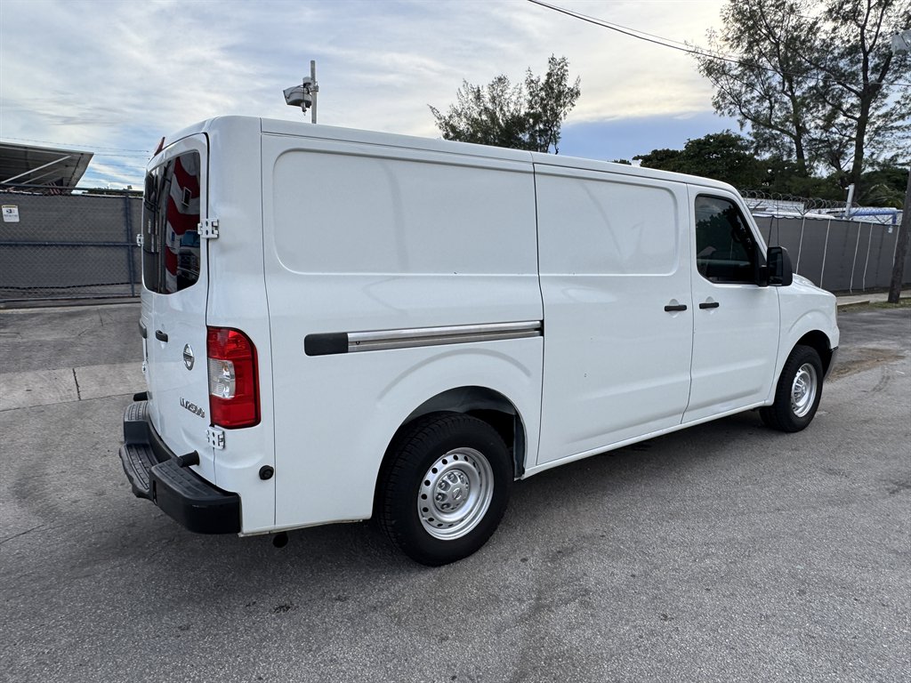2017 Nissan Nv - $10,595