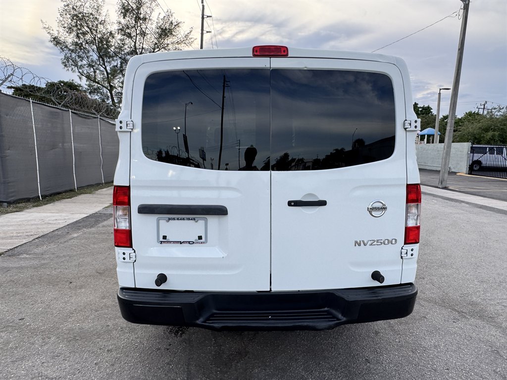 2017 Nissan Nv - $10,595