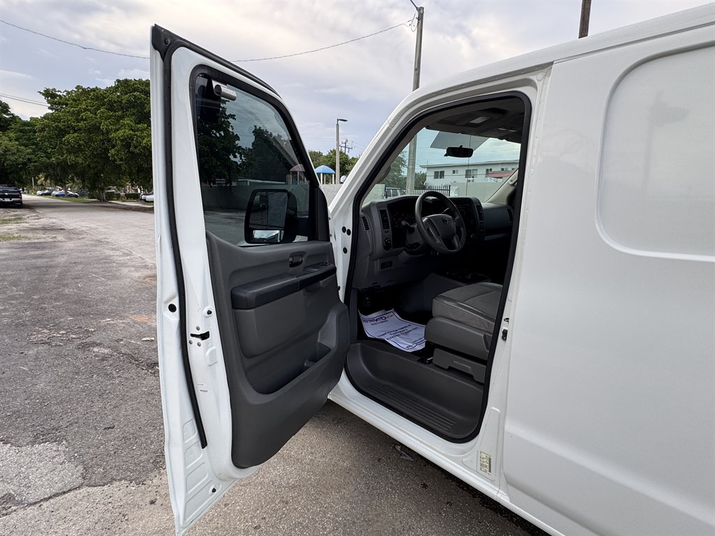 2017 Nissan Nv - $10,595