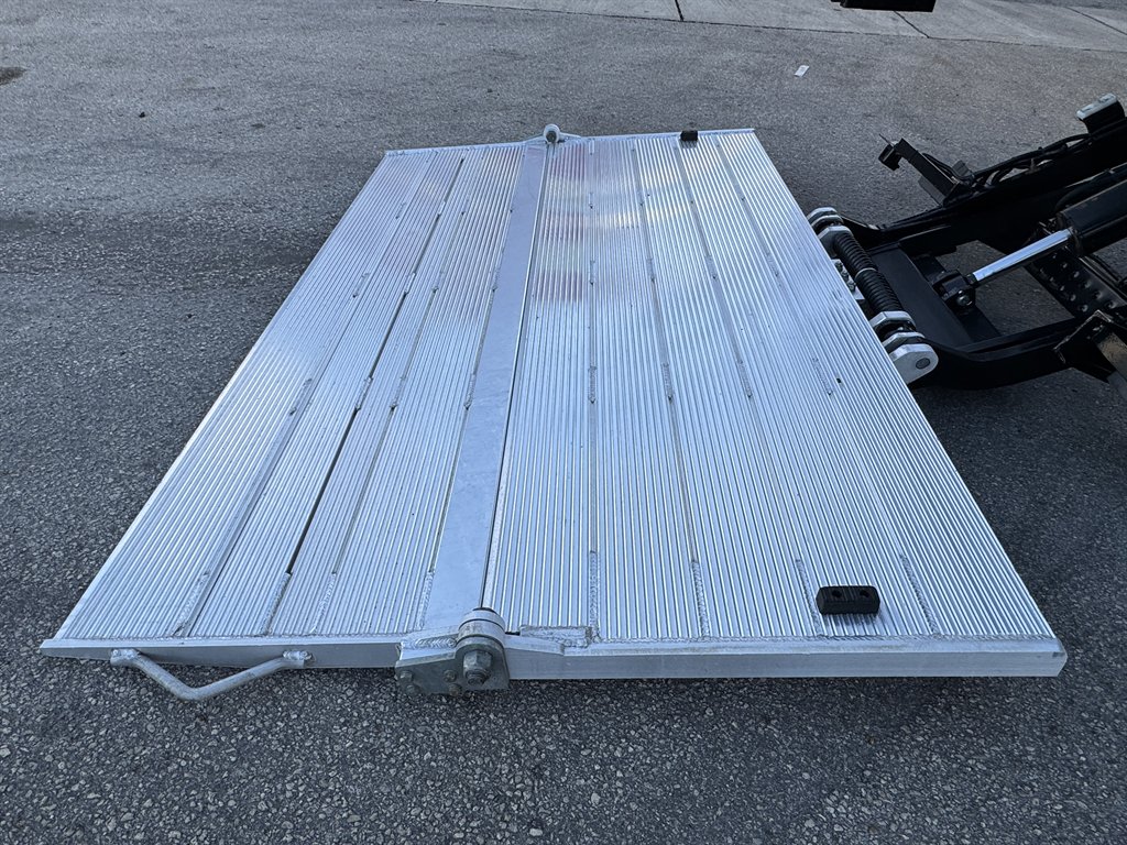 2019 Isuzu Nqr - $45,995