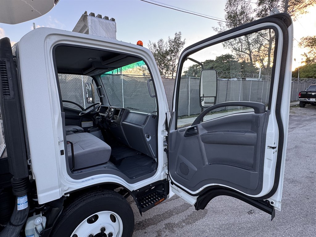 2019 Isuzu Nqr - $45,995