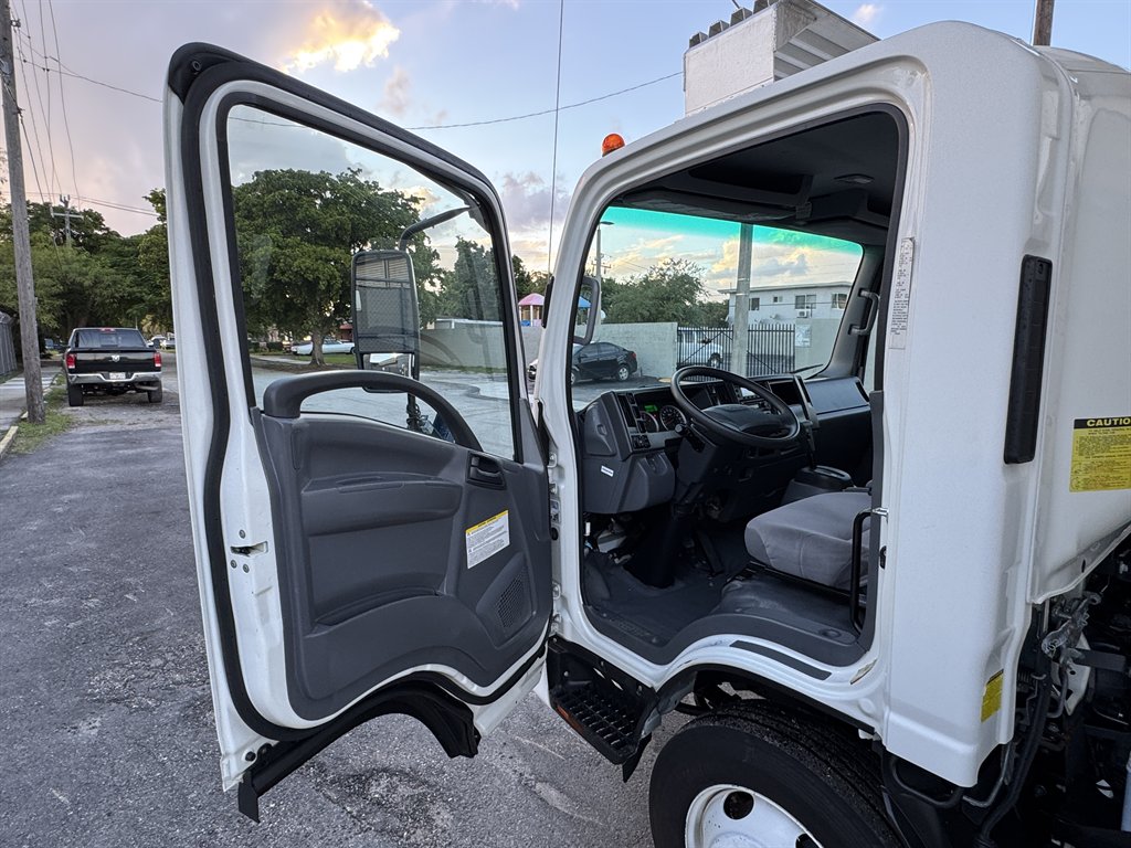 2019 Isuzu Nqr - $45,995