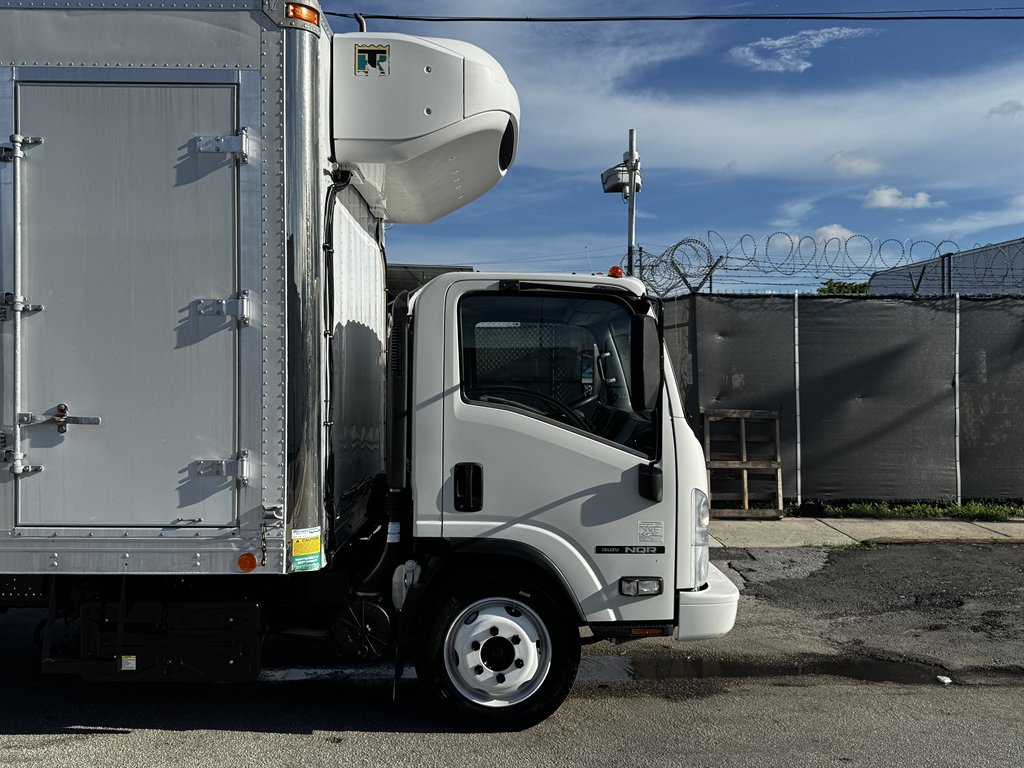 2019 Isuzu Nqr - $29,995