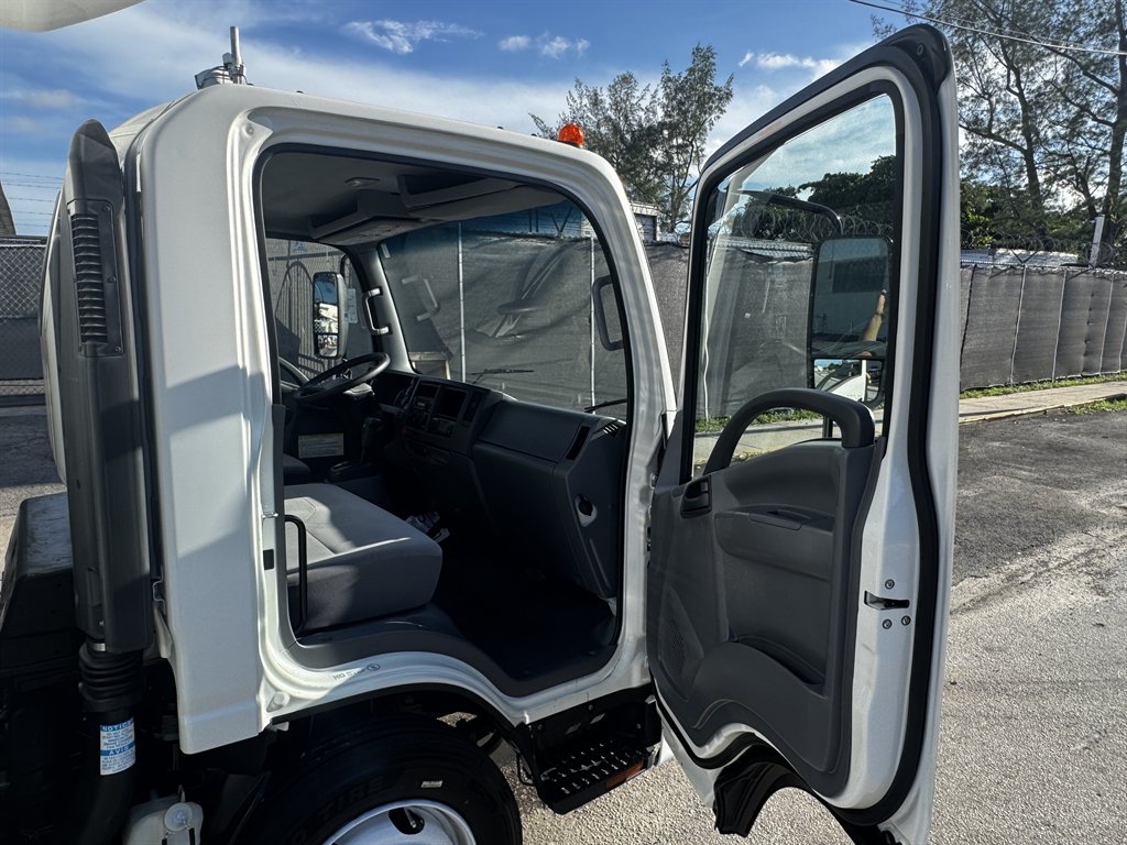 2019 Isuzu Nqr - $29,995