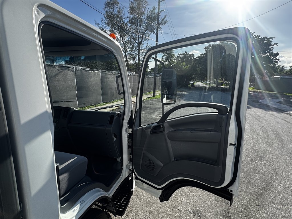 2019 Isuzu Nqr - $29,995
