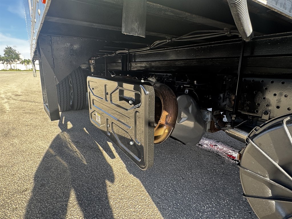 2019 Isuzu Nqr - $29,995