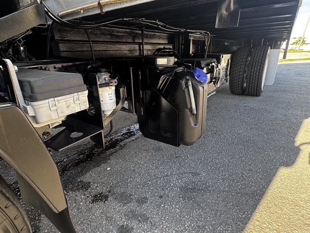 2019 Isuzu Nqr - $29,995