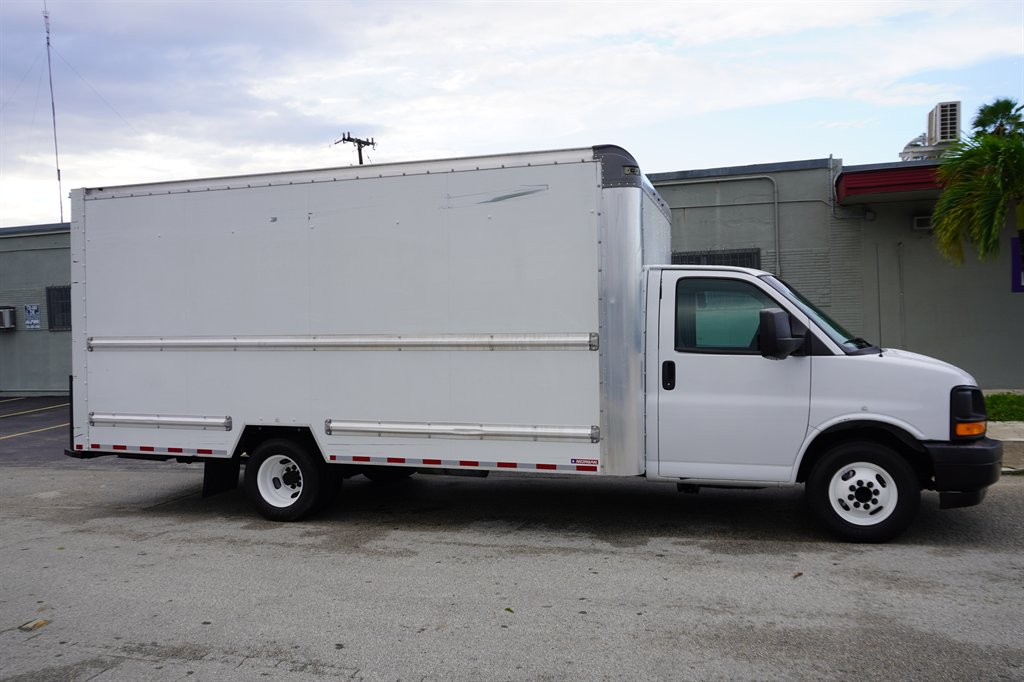 2017 GMC Savana - $14,995