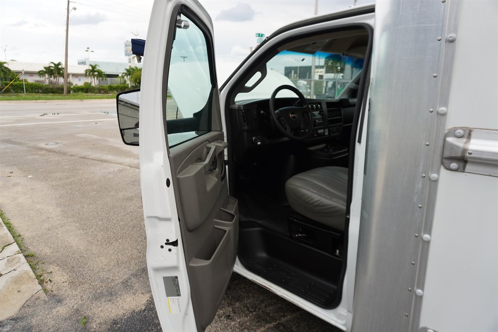 2017 GMC Savana - $14,995