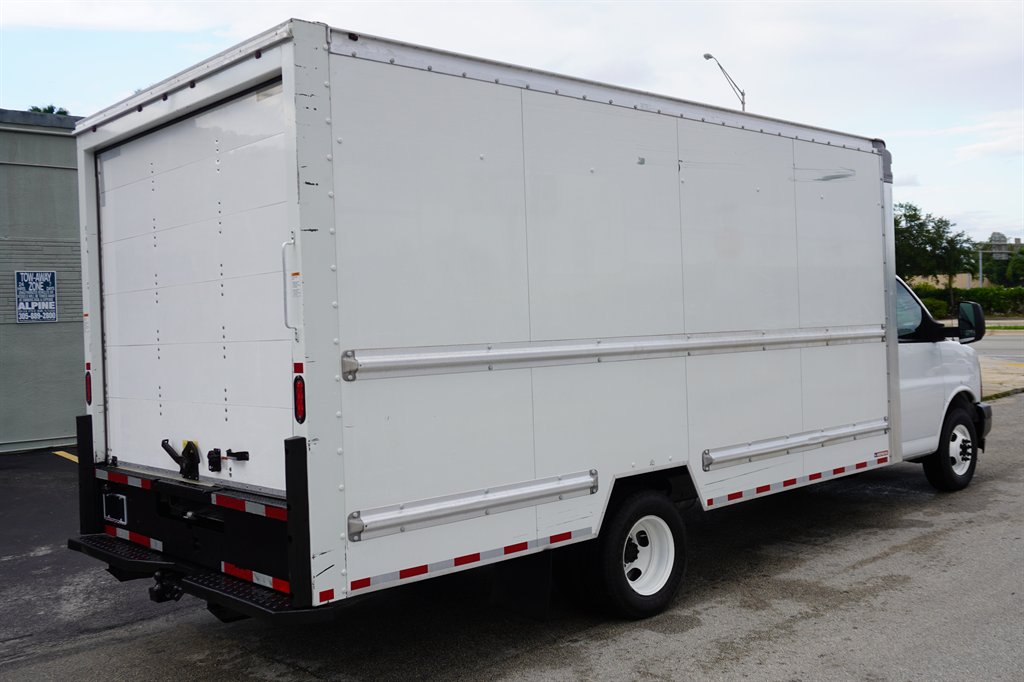2017 GMC Savana - $14,995