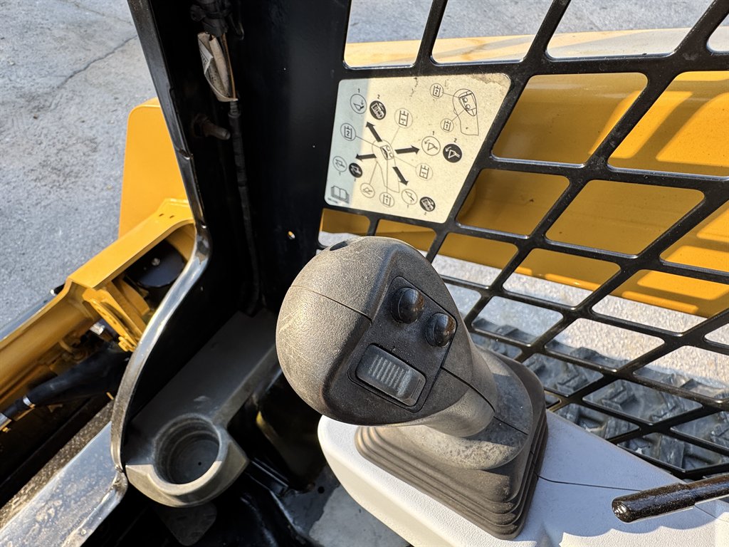 2022 Caterpillar 259d3 - $37,495