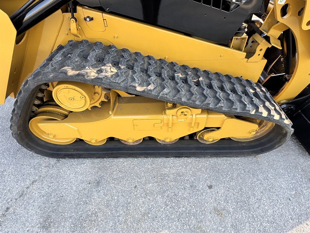 2022 Caterpillar 259d3 - $37,495
