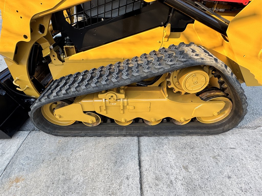 2022 Caterpillar 259d3 - $37,495