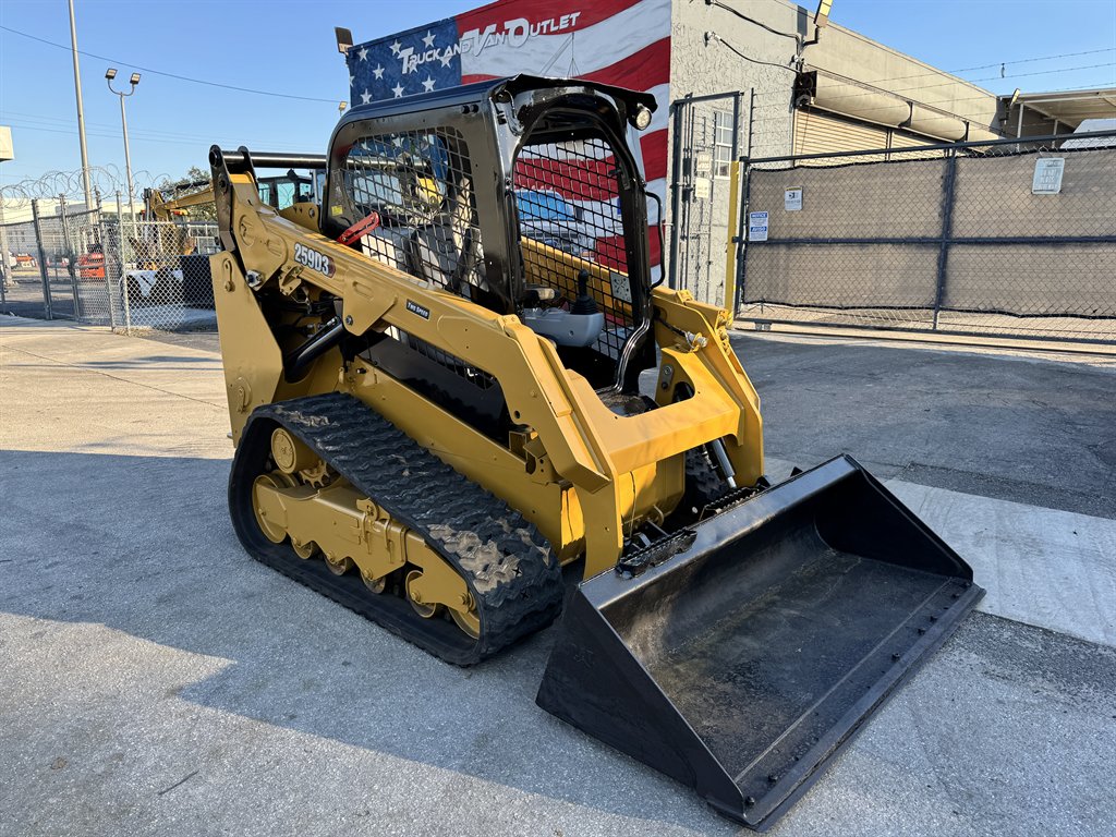 2022 Caterpillar 259d3 - $37,495