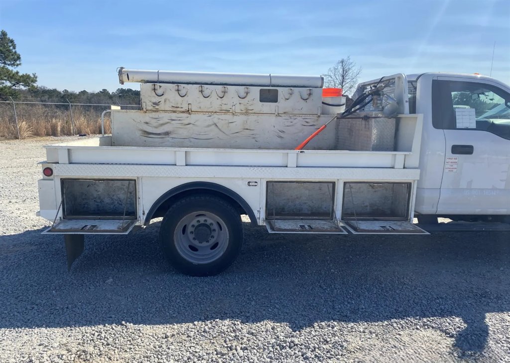 2017 Ford F-550 Super Duty - $29,595