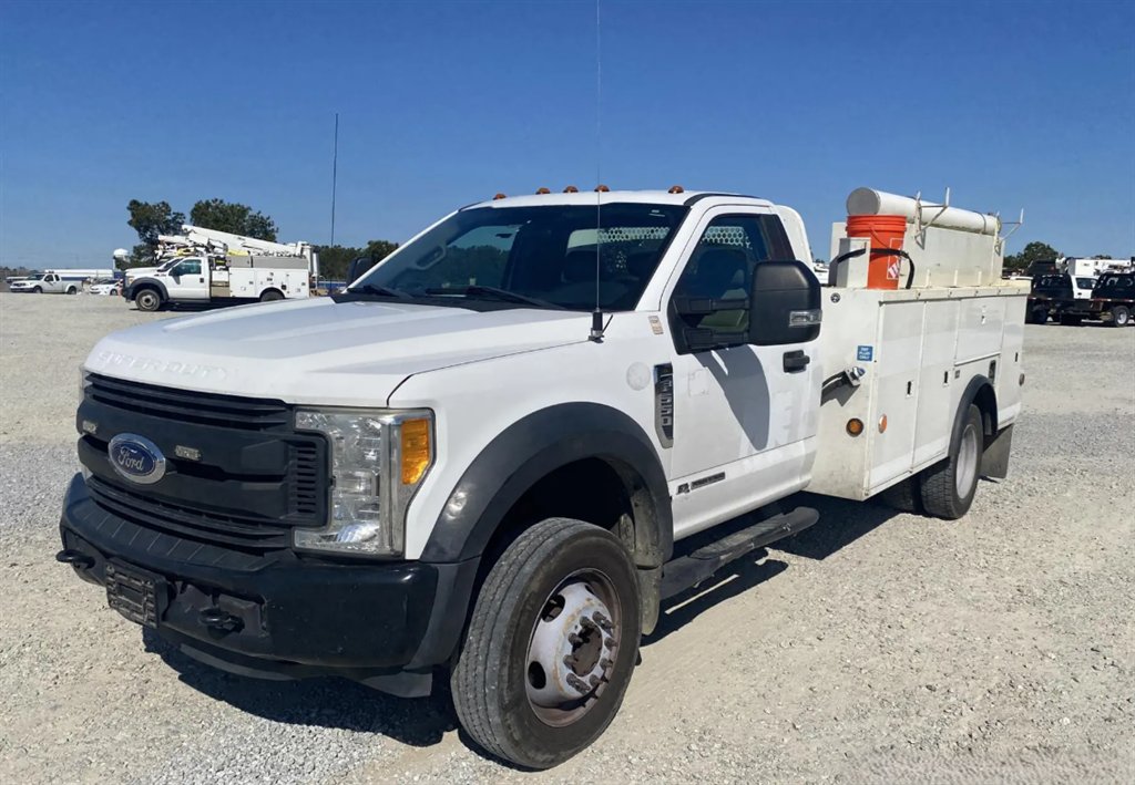 2017 Ford F-550 Super Duty - $29,595