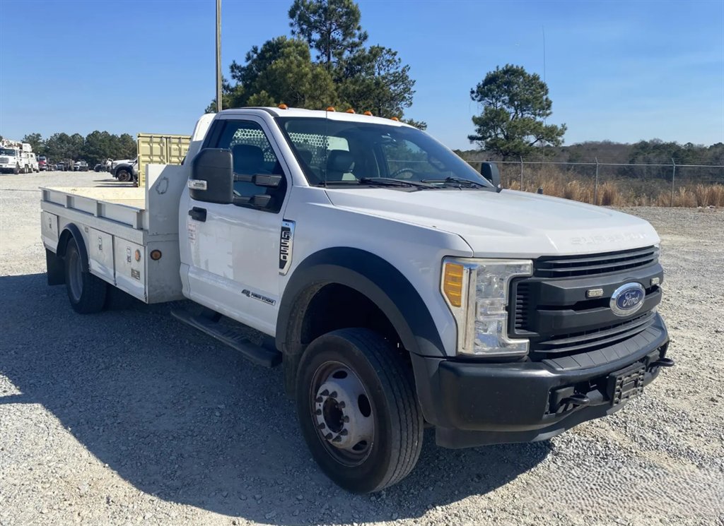 2017 Ford F-550 Super Duty - $29,595