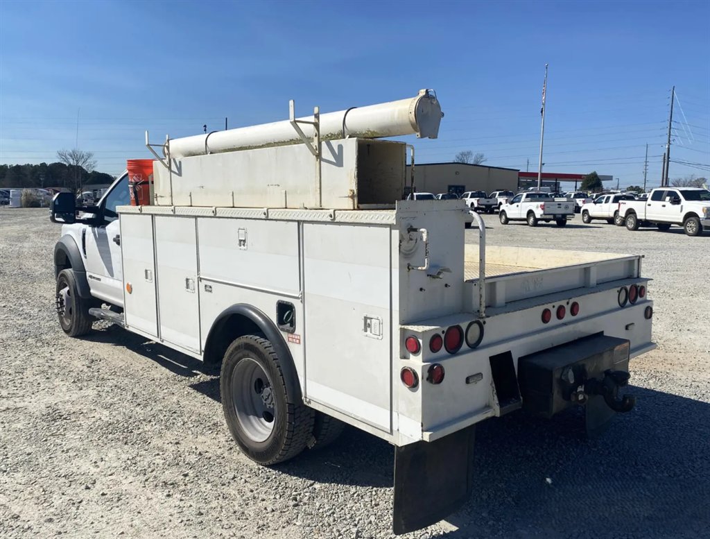 2017 Ford F-550 Super Duty - $29,595