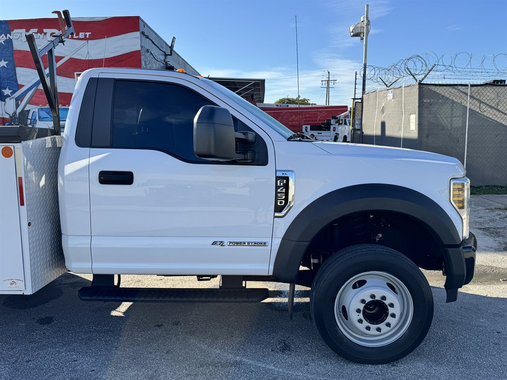 2019 Ford F-450 Super Duty - $29,995