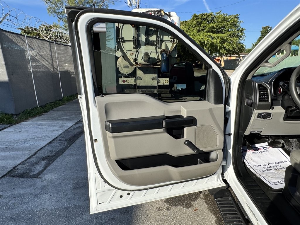 2019 Ford F-450 Super Duty - $29,995