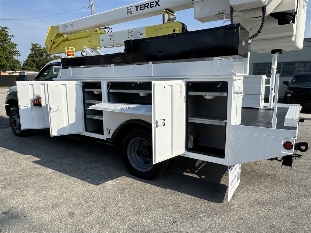 2016 Ford F-550 - $42,995