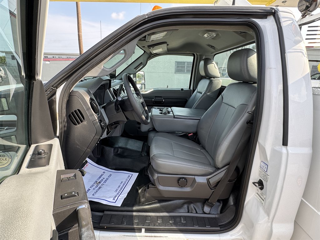 2016 Ford F-550 - $42,995
