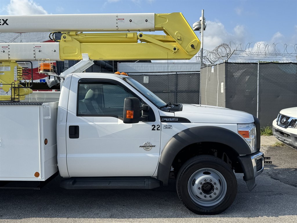 2016 Ford F-550 - $42,995