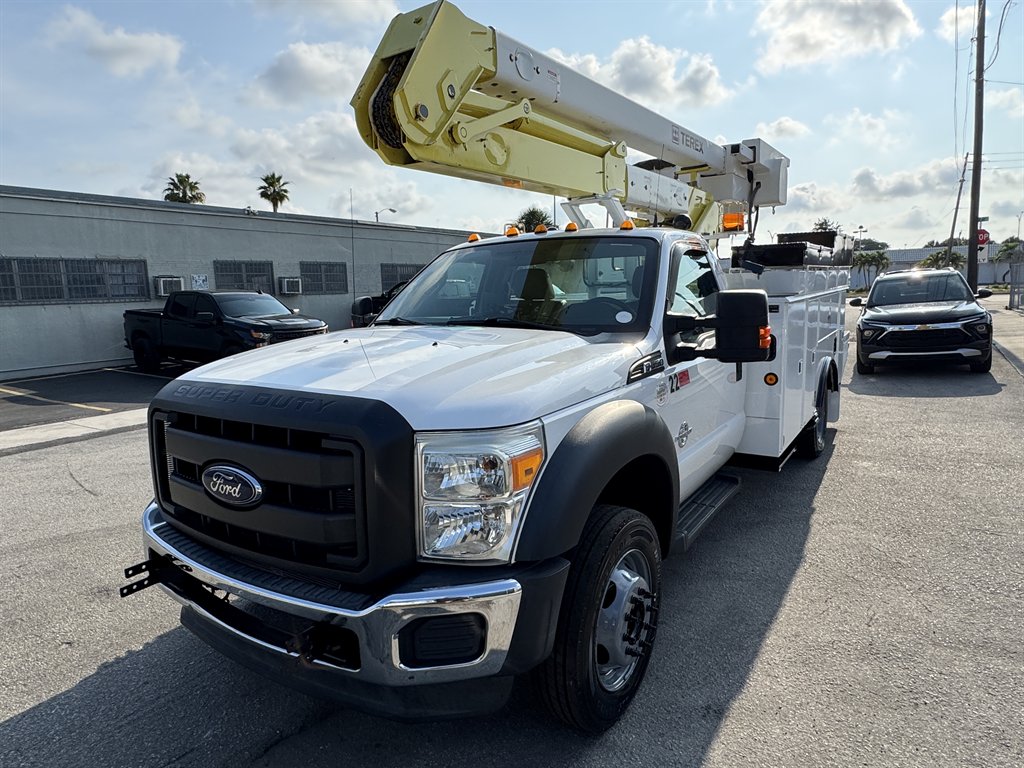 2016 Ford F-550 - $42,995